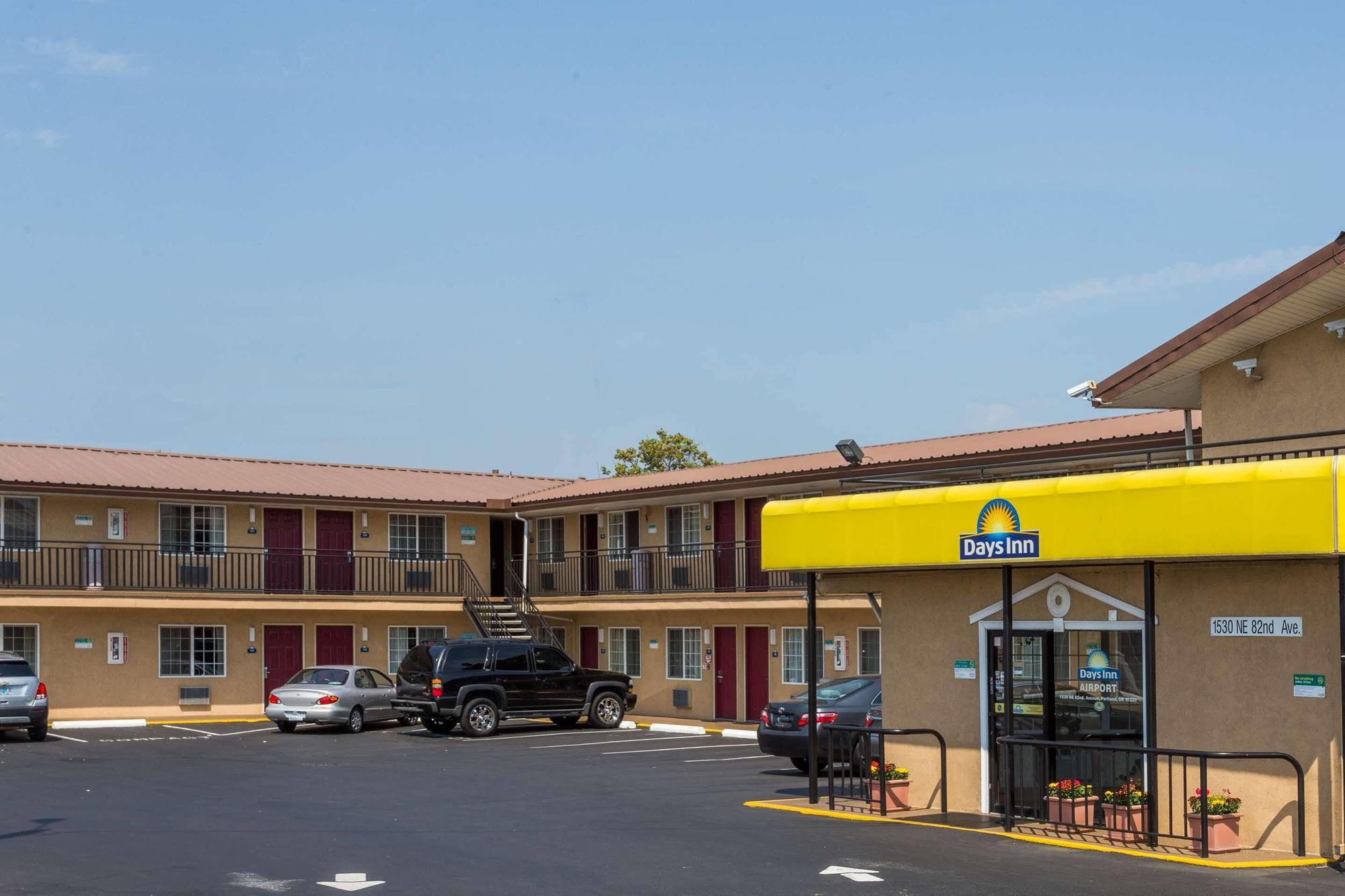 Days Inn By Wyndham Portland Central Exterior foto